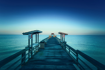 Obraz premium Naples Pier Sonnenaufgang