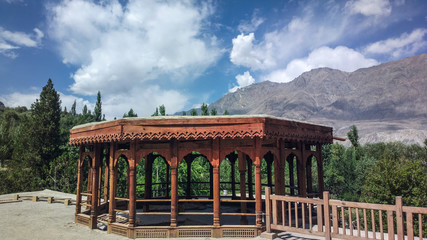 Obraz premium The Khaplu fort in the way to K2 Peak