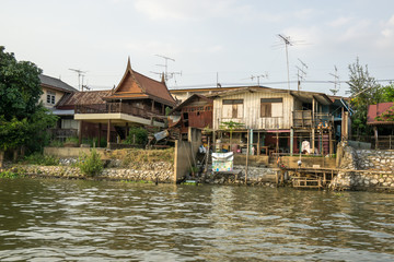Fototapeta na wymiar Chao Phraya riverside houses