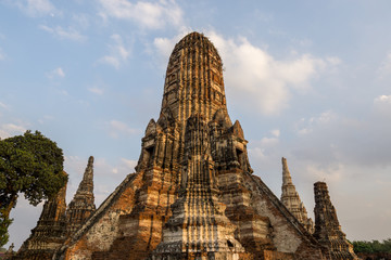 wat chaiwatthanaram prang