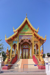Obraz premium Sri Don Thong Temple on clear sky background in Lamphun province, Thailand