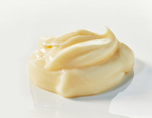 Low profile twist of gourmet mayonnaise