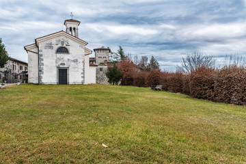 Naklejka premium Castle of Cassacco in winter