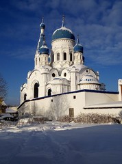 Obraz premium Покровский собор, Гатчина, православная церковь, зима, снег