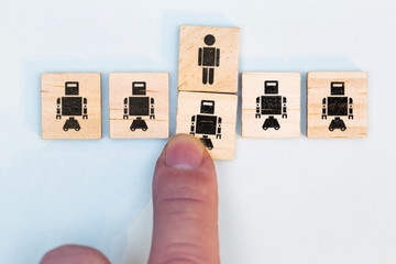 Konzept Automatisierung in der Industrie vernichtet Arbeitsplätze, Menschen müssen dem...