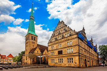 Market church St. Nicolai  and Wedding House  in  Hameln - obrazy, fototapety, plakaty