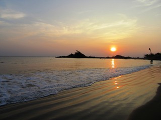 Sonnenuntergang am Om Beach, ein wunderbarer Strand in der Nähe von Gokarna / Karnataka in...