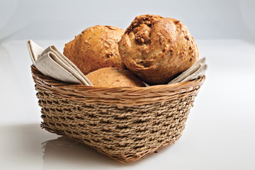 pane integrale con semi vari cesto piccolo