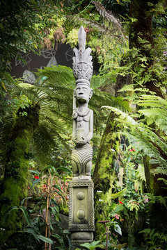 Totem Pole in Singapure Sky Forest Garden