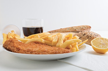 pesce e patatine fritte fronte