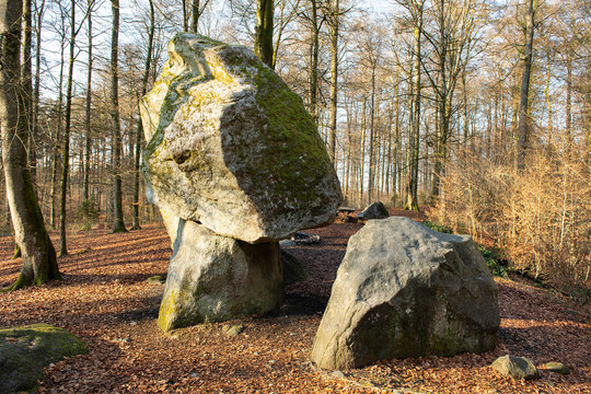 "Erdmannlistein" im Wald bei Bremgarten, Aargau, Schweiz