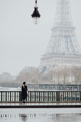 Parisienne & Tour Eiffel 