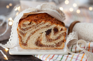 Hefezopf mit Nussfüllung