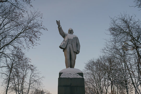 Vladimir Lenin statue near the train station