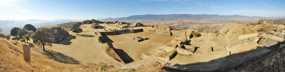 Monte Albán- a large pre-Columbian archaeological site  in  Mexican state of Oaxaca  - obrazy, fototapety, plakaty