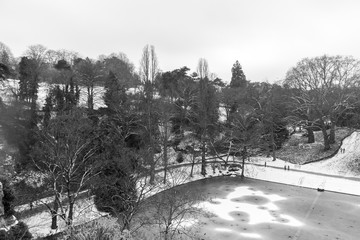 Parc des Buttes-Chaumont sous la neige - Paris