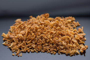 Crispy fried onion flakes