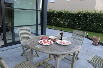 table and chairs