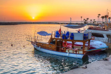 Foto op Plexiglas Beautiful harbour with boats in Side at sunset, Turkey © Patryk Kosmider