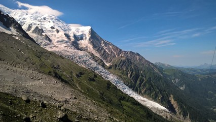 Fototapeta na wymiar Glacier des Bossons Chamonix montagne \ mountain 