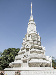 Fototapeta premium A white stupa in the Royal Palace Phnom Penh