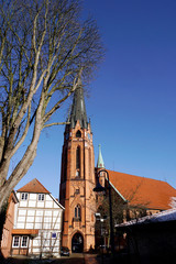 Fototapeta premium St. Marien-Kirche mit neugotischem Kirchturm