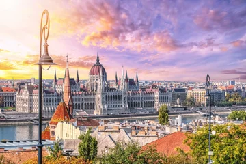 Foto op Plexiglas Hongaars parlement, Boedapest bij zonsondergang © Augustin Lazaroiu