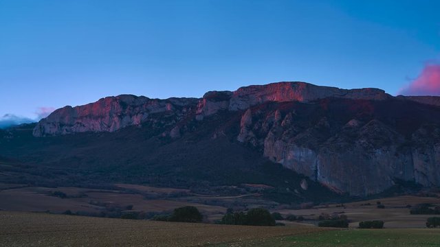 Nubes sobre la monta&ntilde;a