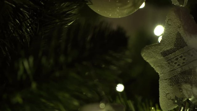 Christmas tree at Christmas eve
Recorded with a Sony A7 III in 4K 30fps