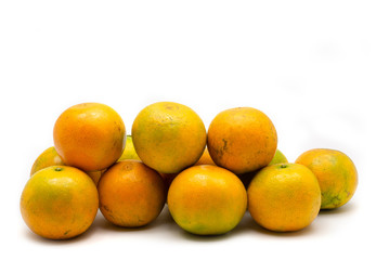Obraz na płótnie Canvas fresh orange on white background.