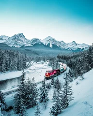 Papier Peint photo Lavable Canada Courbe de Morant avec train en hiver, Banff National Park, AB, Canada