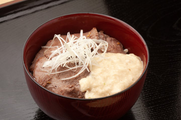 牛タン丼
