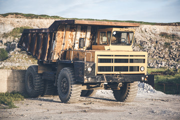 Obraz premium Heavy mining truck
