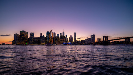 Fototapeta na wymiar New York skyline from Brooklyn Heights park at sunset