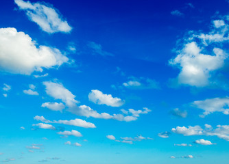 Fototapeta na wymiar White clouds in blue sky