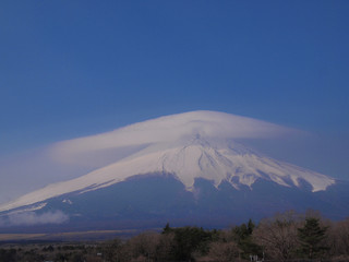 Fototapeta na wymiar 笠雲　富士山