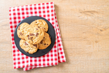 cookies with chocolate chips