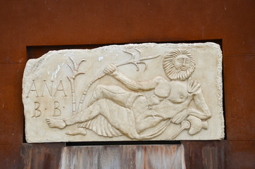 プエンテ通りのモニュメント（スペイン・メリダ）