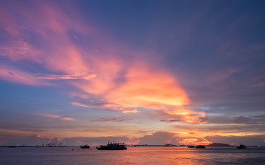 Fototapeta premium Colorful of sunset on sea scape background