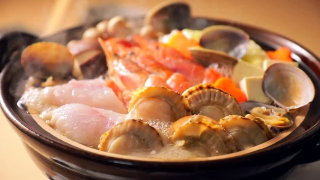 海鮮鍋　Japanese seafood hot pot