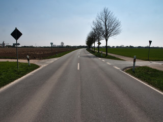 empty country road near Xanten