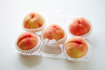 fresh peaches 