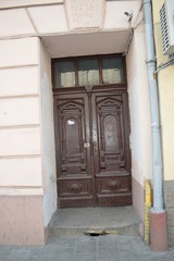 Fototapeta premium old wooden door in Lviv