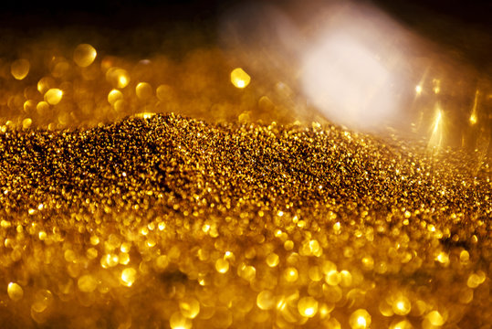 “Gold Rain” Bilder – Durchsuchen 94 Archivfotos, Vektorgrafiken und