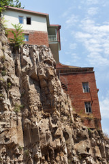 Ущелье в центре города Тбилиси. Грузия.