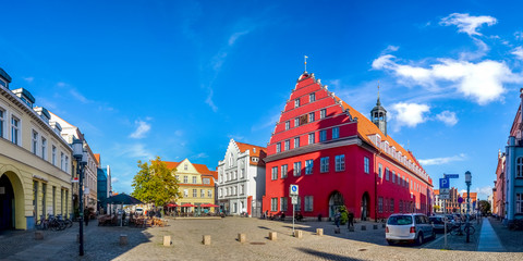 Greifswald, Fischmarkt mit Rathaus 