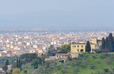 Fototapeta na wymiar Settignano is an ancient Tuscan town on a hill, with a beautiful panoramic view of Florence. The city is located in the northeast of Florence. It is calm and private here.