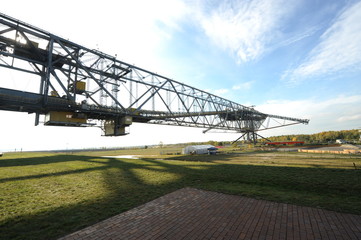 Fototapeta na wymiar Förderbrücke F60 bei Lichterfelde