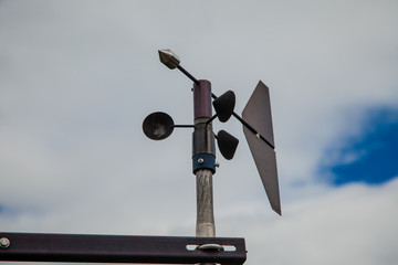 Wind direction meter