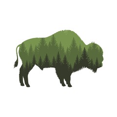 Силуэт буйвола и лес